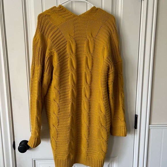 Lara oversized mustard cardigan sweater. Size M/L. No closure, layering cardigan - Picture 4 of 4